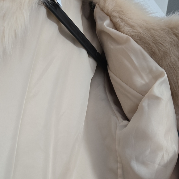 Fashion Nova Faux Fur Cropped Jacket - Beige/Cream - Picture 5 of 10